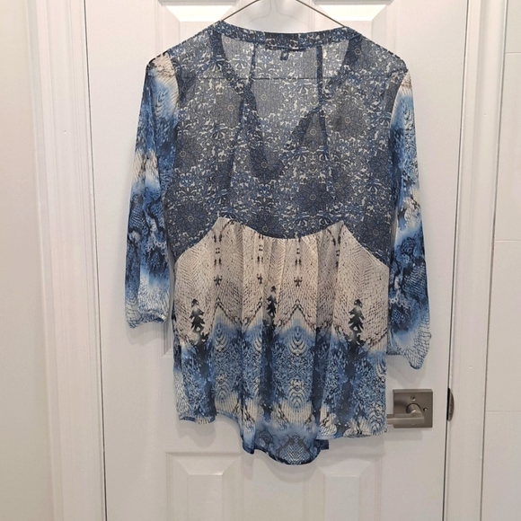 Small tunic blouse - Picture 2 of 6